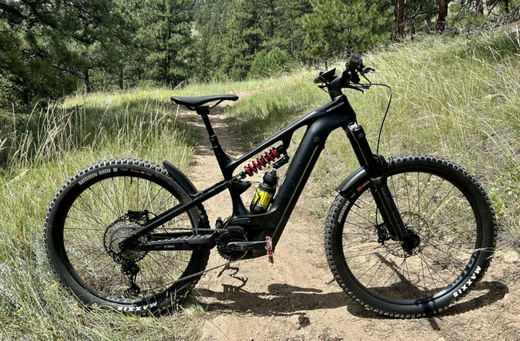 Cannondale Moterra with Mullet wheels.